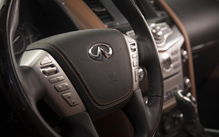 Детали интерьера Infiniti QX80 5.6 2018 года  (фото 59 из 117)